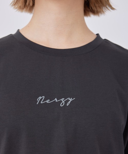 NERGY（ナージー）の「【接触冷感 & UV】SURREALISMグラフィックTシャツ（Tシャツ/カットソー・レディース・ブルー/ホワイト/ブラック・FREE）」の15枚目の写真