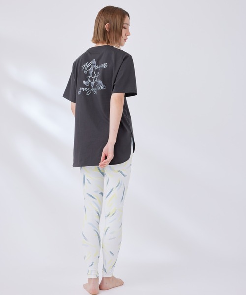 NERGY（ナージー）の「【接触冷感 & UV】SURREALISMグラフィックTシャツ（Tシャツ/カットソー・レディース・ブルー/ホワイト/ブラック・FREE）」の21枚目の写真