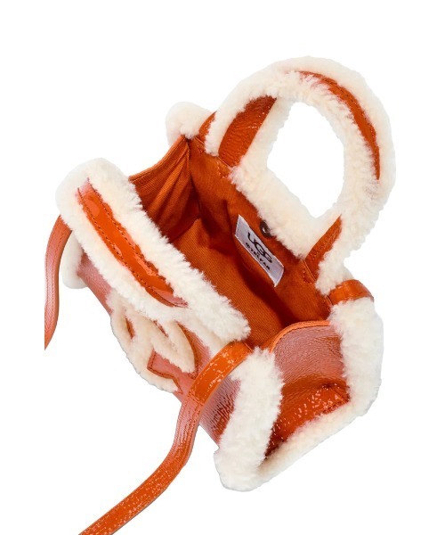 TELFAR（テルファー）の「UGG X TELFAR SMALL SHOPPER（ショルダーバッグ・レディース・イエロー/オレンジ・OS）」の5枚目の写真