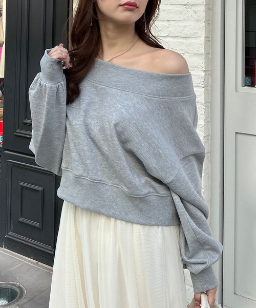 INGNI（イング）の「オフショルショートスウェット（スウェット・レディース・アイボリー/ブラック/ライトピンク/グレー・M）」の3枚目の写真