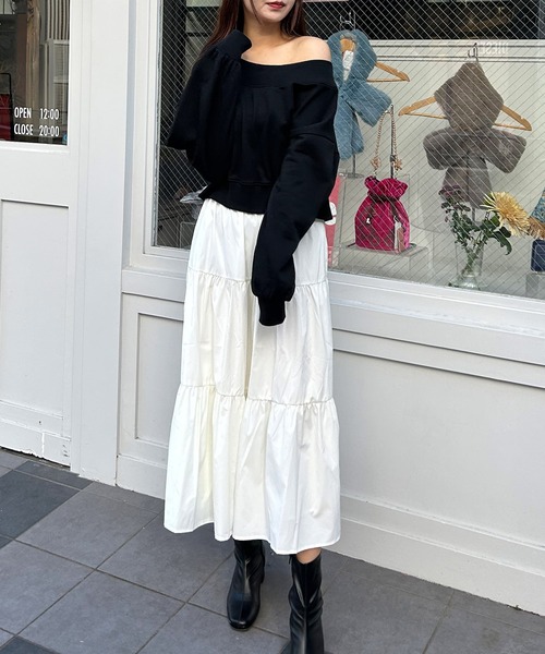 INGNI（イング）の「オフショルショートスウェット（スウェット・レディース・アイボリー/ブラック/ライトピンク/グレー・M）」の10枚目の写真