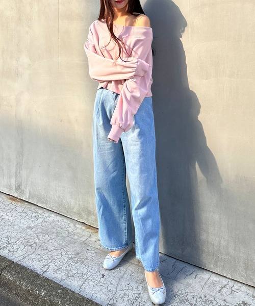 INGNI（イング）の「オフショルショートスウェット（スウェット・レディース・アイボリー/ブラック/ライトピンク/グレー・M）」の12枚目の写真