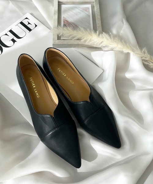 Futier land（フューティアランド）の「《新色追加》Vカットポインテッドフラットシューズ（パンプス・レディース・ブラック/アイボリー系/ブラック系/アイボリー/シルバー・36/37/38/39/40）」の3枚目の写真