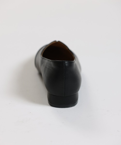 Futier land（フューティアランド）の「《新色追加》Vカットポインテッドフラットシューズ（パンプス・レディース・ブラック/アイボリー系/ブラック系/アイボリー/シルバー・36/37/38/39/40）」の17枚目の写真