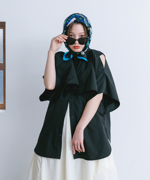 KBF(ケイビーエフ)の「2WAYマントブラウス(シャツ/ブラウス・レディース・ブルー系その他/オフホワイト/ブラック・ONE)」の7枚目の写真