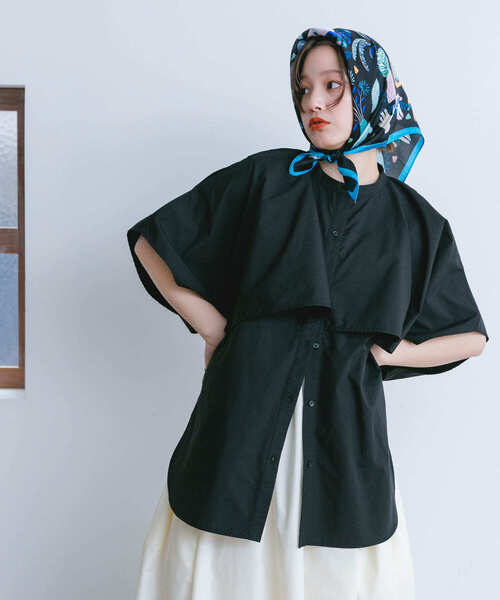 KBF(ケイビーエフ)の「2WAYマントブラウス(シャツ/ブラウス・レディース・ブルー系その他/オフホワイト/ブラック・ONE)」の8枚目の写真