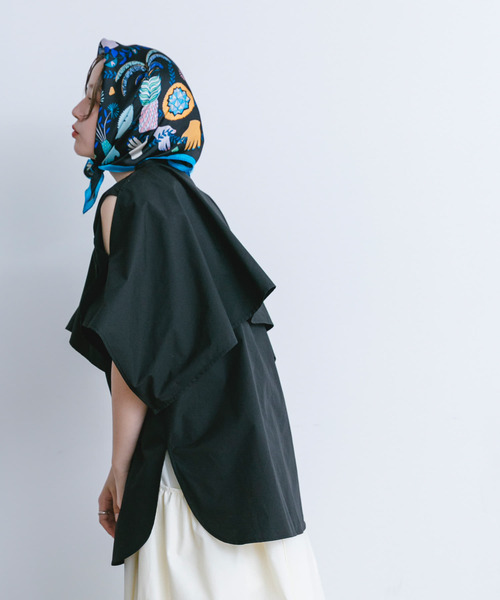 KBF(ケイビーエフ)の「2WAYマントブラウス(シャツ/ブラウス・レディース・ブルー系その他/オフホワイト/ブラック・ONE)」の9枚目の写真