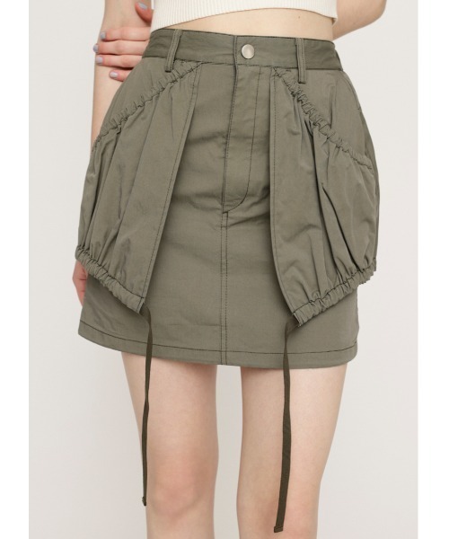 SLY(スライ)の「SHIRRING PK S/SK シャーリング ポケット ショートスカート / セットアップ可(スカート・レディース・パープル/カーキ/オフホワイト・1/2)」の2枚目の写真