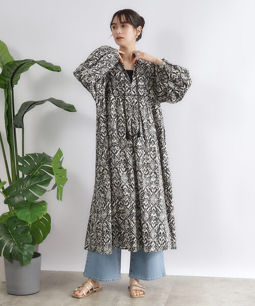 OPAQUE.CLIP（オペークドットクリップ）の「◆≪made in INDIA≫プリントアソートスモックワンピース【洗える】（ワンピース・レディース・ホワイト系3/ブラック系・00）」の3枚目の写真