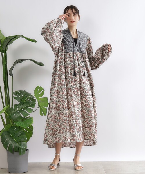 OPAQUE.CLIP（オペークドットクリップ）の「◆≪made in INDIA≫プリントアソートスモックワンピース【洗える】（ワンピース・レディース・ホワイト系3/ブラック系・00）」の5枚目の写真