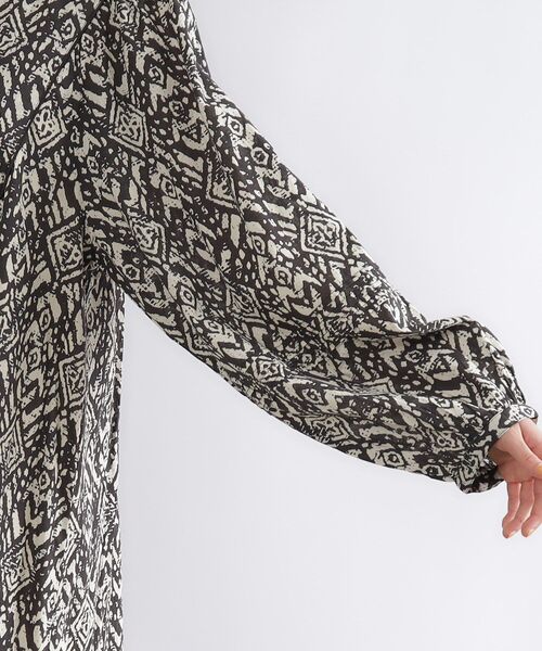 OPAQUE.CLIP（オペークドットクリップ）の「◆≪made in INDIA≫プリントアソートスモックワンピース【洗える】（ワンピース・レディース・ホワイト系3/ブラック系・00）」の16枚目の写真
