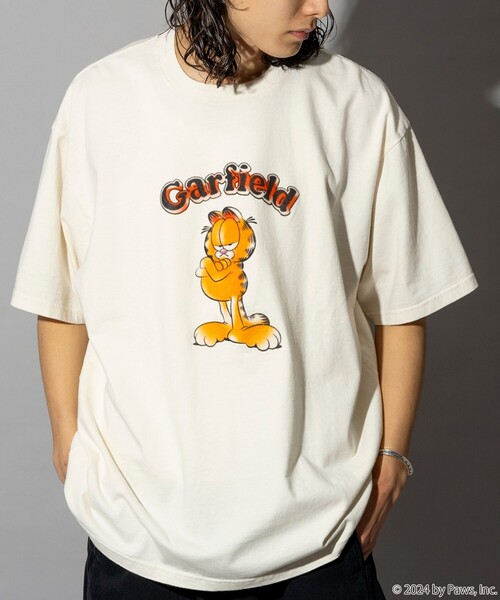 FREAK'S STORE(フリークスストア)の「FREAK’S STORE/フリークスストア Garfield/ガーフィールド フロッキープリント ショートスリーブTシャツ/半袖/リラックスフィット(Tシャツ/カットソー・メンズ・オフホワイト/ブラック/ネイビー・MEDIUM/LARGE)」の8枚目の写真