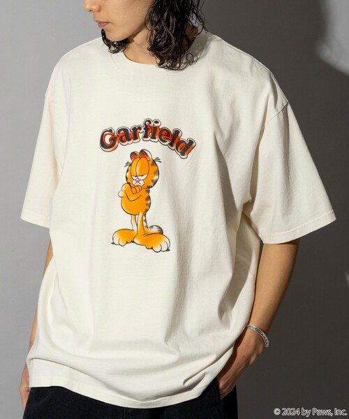 FREAK'S STORE(フリークスストア)の「FREAK’S STORE/フリークスストア Garfield/ガーフィールド フロッキープリント ショートスリーブTシャツ/半袖/リラックスフィット(Tシャツ/カットソー・メンズ・オフホワイト/ブラック/ネイビー・MEDIUM/LARGE)」の10枚目の写真