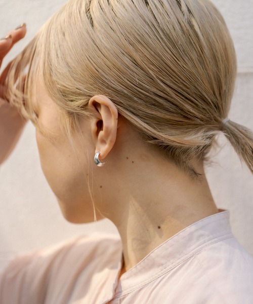 ear PAPILLONNER(イアパピヨネ)の「《スターリングシルバー使用/オフィススタイル》ディスクピアス(ピアス(両耳用)・レディース・ゴールド/シルバー・FREE)」の1枚目の写真