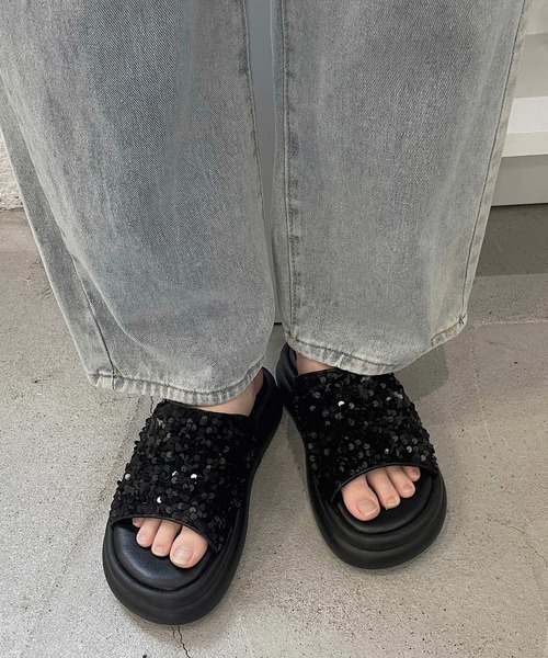 shopnikoniko(ショップニコニコ)の「スパンコール ボリューム 厚底サンダル(サンダル・レディース・シルバー/ホワイト/ブラック・S/LL/L/M)」の20枚目の写真