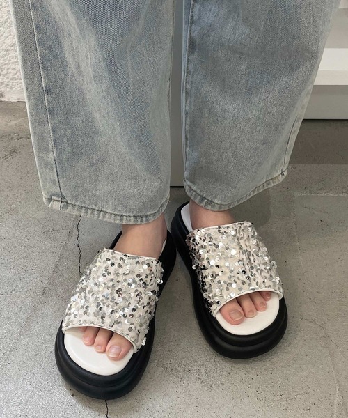 shopnikoniko(ショップニコニコ)の「スパンコール ボリューム 厚底サンダル(サンダル・レディース・シルバー/ホワイト/ブラック・S/LL/L/M)」の12枚目の写真