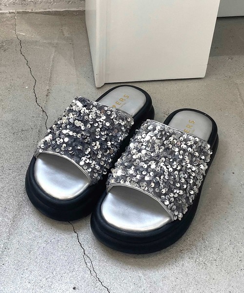 shopnikoniko(ショップニコニコ)の「スパンコール ボリューム 厚底サンダル(サンダル・レディース・シルバー/ホワイト/ブラック・S/LL/L/M)」の6枚目の写真