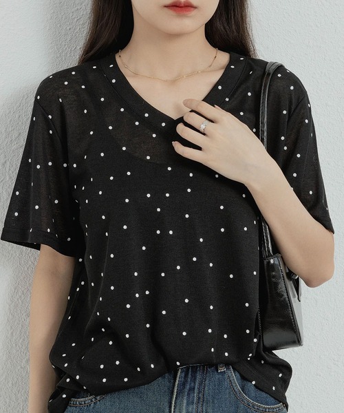 MAISON DE THERESE(メゾン ド テレーズ)の「ドットVネック半袖Tシャツ(Tシャツ/カットソー・レディース・グレー/ベージュ/ブラック・FREE)」の2枚目の写真