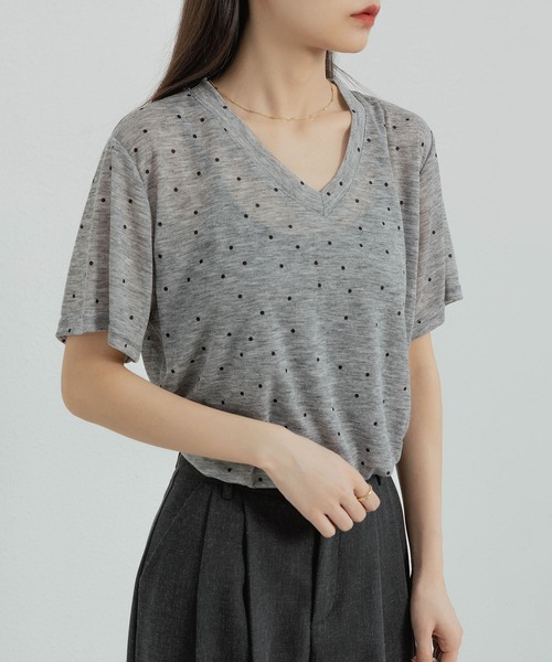 MAISON DE THERESE(メゾン ド テレーズ)の「ドットVネック半袖Tシャツ(Tシャツ/カットソー・レディース・グレー/ベージュ/ブラック・FREE)」の13枚目の写真
