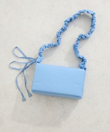 ・QUON　軽量ギャザーショルダーバッグ