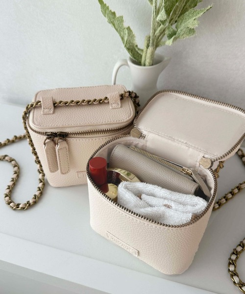 raffime(ラフィミー)の「ミニバニティバッグ(ショルダーバッグ・レディース・ピンクベージュ/アイボリー・フリー)」の2枚目の写真