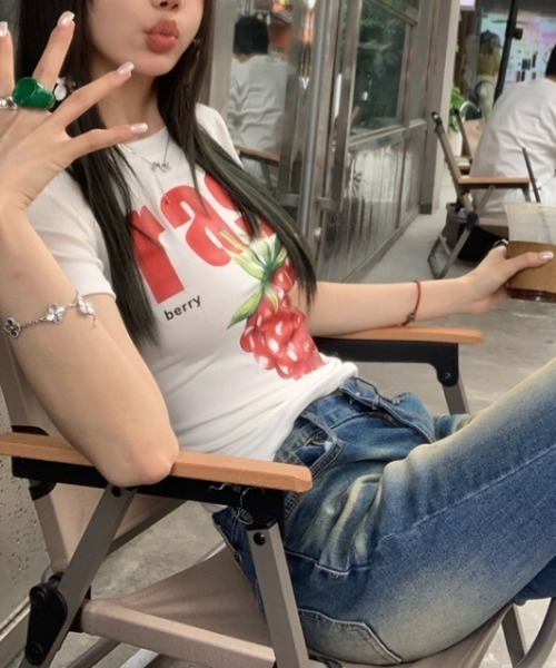 Vipoa(ヴィポア)の「LOGO PRINT BABY TEE(Tシャツ/カットソー・レディース・ホワイト・FREE)」の4枚目の写真
