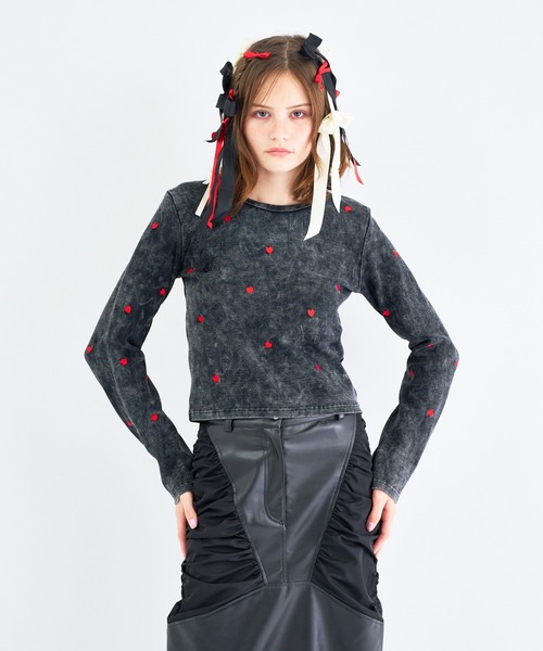 ANNA SUI NYC(アナ スイ エヌ ワイ シー)の「ヴィンテージライクハートステッチロングスリーブTシャツ(Tシャツ/カットソー・レディース・ブラック・FREE)」の1枚目の写真