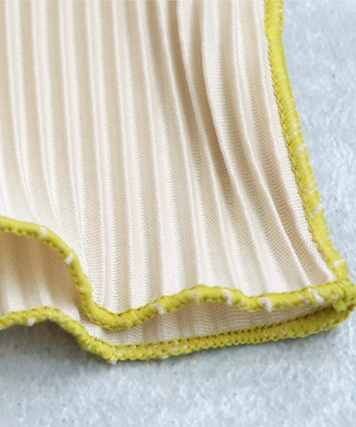 antiqua(アンティカ)の「配色プリーツトップス(Tシャツ/カットソー・レディース・アイボリー/ブラック/ダークグレー/ベージュ・ONESIZE)」の6枚目の写真