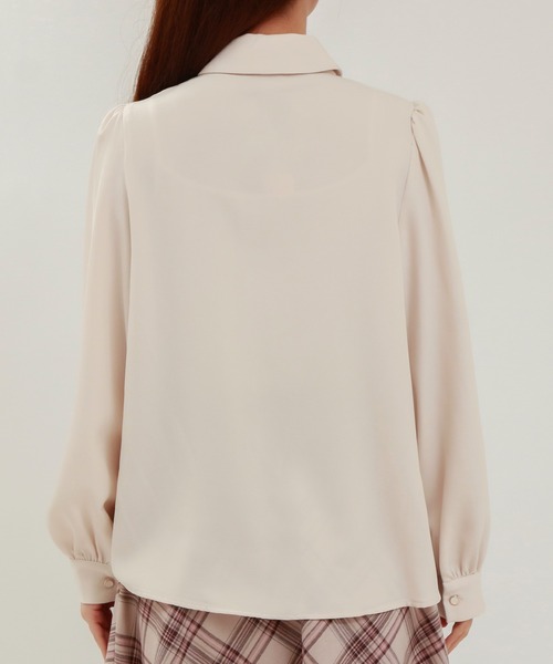 ASTORIA ODIER（アストリアオディール）の「【美人百花掲載】とろみ素材 フリルボウタイブラウス（シャツ/ブラウス・レディース・ダークグリーン/ブラウン/ピンクベージュ/アイボリー/その他/グリーン/サーモンピンク/グレイッシュブルー/ホワイト/ホワイト×ブラック・SMALL/MEDIUM/LARGE）」の13枚目の写真