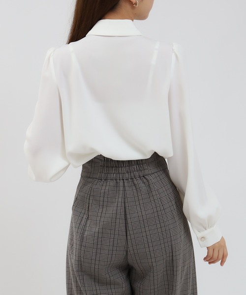 ASTORIA ODIER（アストリアオディール）の「【美人百花掲載】とろみ素材 フリルボウタイブラウス（シャツ/ブラウス・レディース・ダークグリーン/ブラウン/ピンクベージュ/アイボリー/その他/グリーン/サーモンピンク/グレイッシュブルー/ホワイト/ホワイト×ブラック・SMALL/MEDIUM/LARGE）」の18枚目の写真