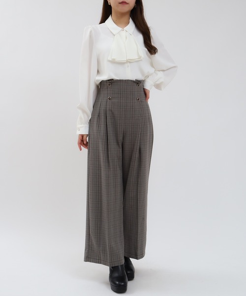 ASTORIA ODIER（アストリアオディール）の「【美人百花掲載】とろみ素材 フリルボウタイブラウス（シャツ/ブラウス・レディース・ダークグリーン/ブラウン/ピンクベージュ/アイボリー/その他/グリーン/サーモンピンク/グレイッシュブルー/ホワイト/ホワイト×ブラック・SMALL/MEDIUM/LARGE）」の19枚目の写真