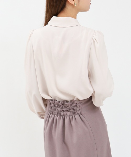 ASTORIA ODIER（アストリアオディール）の「【美人百花掲載】とろみ素材 フリルボウタイブラウス（シャツ/ブラウス・レディース・ダークグリーン/ブラウン/ピンクベージュ/アイボリー/その他/グリーン/サーモンピンク/グレイッシュブルー/ホワイト/ホワイト×ブラック・SMALL/MEDIUM/LARGE）」の22枚目の写真