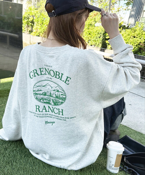 DISCOAT（ディスコート）の「【WEB限定】バックロゴビッグスウェット（Tシャツ/カットソー・レディース・ネイビー/チャコールグレー/ライトベージュ・MEDIUM）」の2枚目の写真