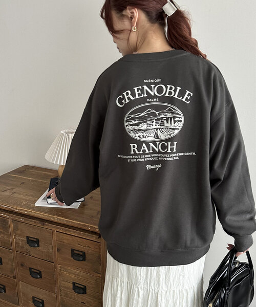 DISCOAT（ディスコート）の「【WEB限定】バックロゴビッグスウェット（Tシャツ/カットソー・レディース・ネイビー/チャコールグレー/ライトベージュ・MEDIUM）」の7枚目の写真