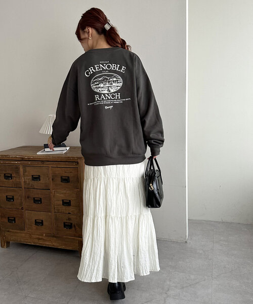 DISCOAT（ディスコート）の「【WEB限定】バックロゴビッグスウェット（Tシャツ/カットソー・レディース・ネイビー/チャコールグレー/ライトベージュ・MEDIUM）」の10枚目の写真
