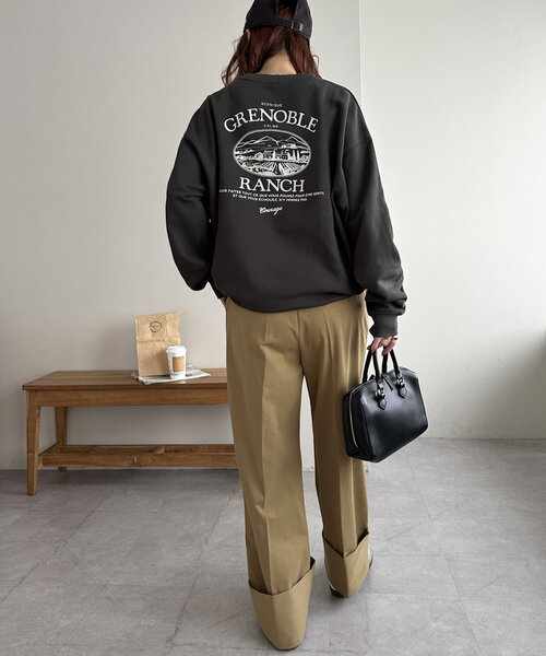 DISCOAT（ディスコート）の「【WEB限定】バックロゴビッグスウェット（Tシャツ/カットソー・レディース・ネイビー/チャコールグレー/ライトベージュ・MEDIUM）」の15枚目の写真