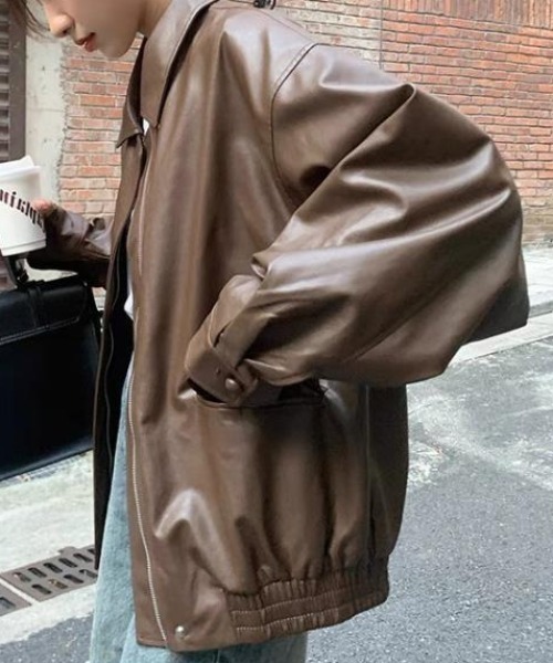 efill（エフィル）の「レザー風　ブルゾン（ブルゾン・レディース・ブラウン・L）」の3枚目の写真