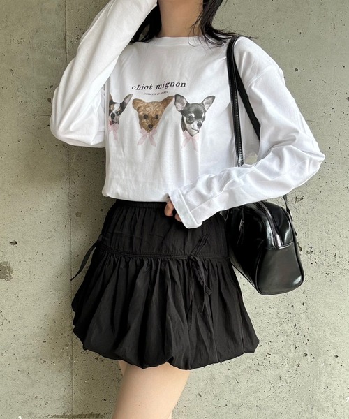 cuorequal(クオレコール)の「DOGリボンプリントロングTシャツ(Tシャツ/カットソー・レディース・ホワイト・MEDIUM)」の1枚目の写真