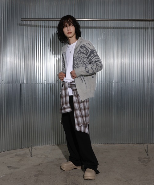 FOLLOWIN（フォロウィン）の「[UNISEX]ビッグバタフライ・アンゴラハイネックニットジップアップカーディガン（カーディガン/ボレロ・レディース・グレー/ブラック・FREE）」の7枚目の写真