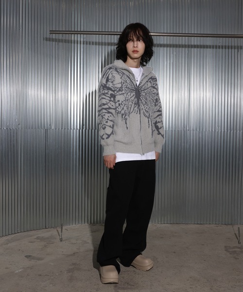 FOLLOWIN（フォロウィン）の「[UNISEX]ビッグバタフライ・アンゴラハイネックニットジップアップカーディガン（カーディガン/ボレロ・レディース・グレー/ブラック・FREE）」の11枚目の写真