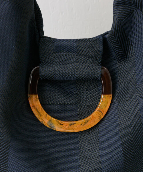 【美品】イアパピヨネ　チェック　ワンハンドルバッグ　ショルダーバッグ　A4可 ear PAPILLONNER（イアパピヨネ）の「《樹脂パーツ/A4サイズ対応