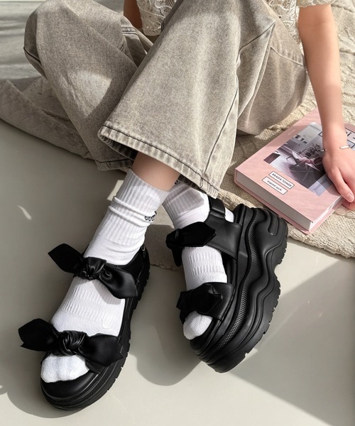 mily bilet（ミウィビレット）の「【mily bilet】大人ガーリーに足元彩る。リボンデザイン厚底サンダル（サンダル・レディース・アイボリー/ブラック・X-LARGE/SMALL/MEDIUM/LARGE）」の11枚目の写真