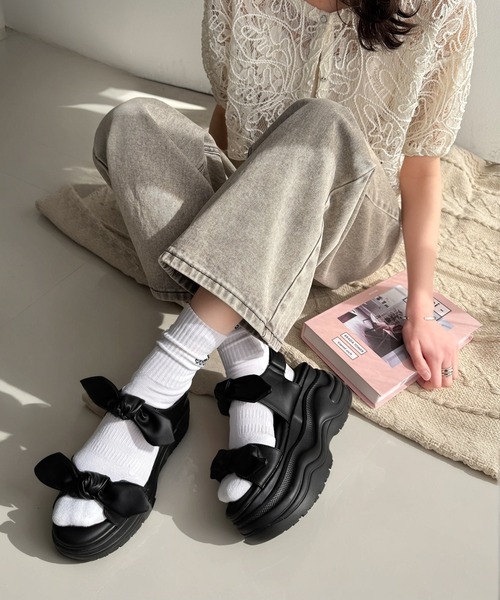 mily bilet（ミウィビレット）の「【mily bilet】大人ガーリーに足元彩る。リボンデザイン厚底サンダル（サンダル・レディース・アイボリー/ブラック・X-LARGE/SMALL/MEDIUM/LARGE）」の14枚目の写真