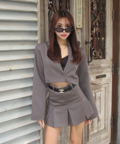 INTER FACTORY(インターファクトリー)の「Rina - ミニプリーツスカート(セットアップ可) made in INTERFACTORY(スカート・レディース・ブラック/グレー/ベージュ・SMALL/MEDIUM)」の7枚目の写真