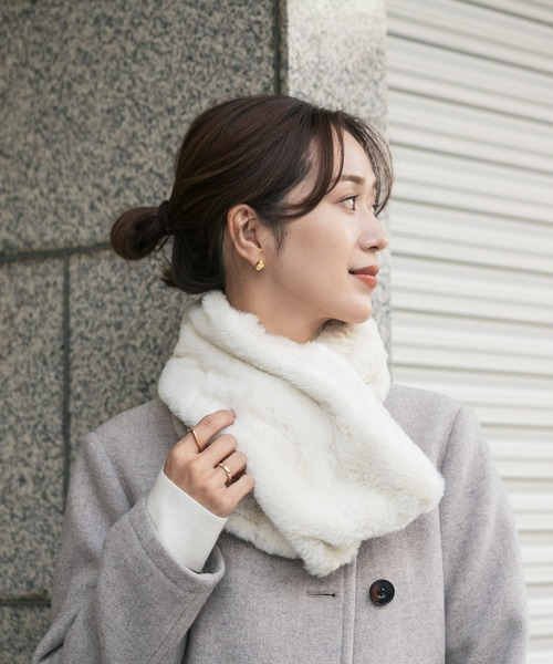 URBAN RESEARCH DOORS（アーバンリサーチドアーズ）の「エコファーティペット（ストール/ショール・レディース・ホワイト系その他/ベージュ系その他/チャコールグレー・ONE）」の5枚目の写真