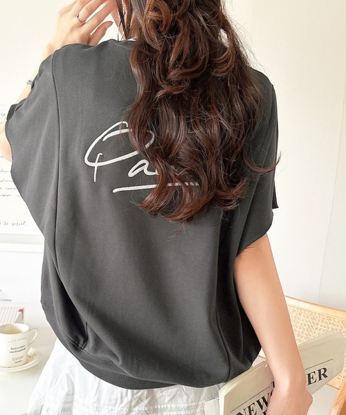 classicalelf(クラシカルエルフ)の「ゆるっとシルエットで、今っぽ抜け感スタイル。バック刺繍裏毛プルオーバー(Tシャツ/カットソー・レディース・杢グレー/アイボリー/チャコール/ネイビー/オートミール・LARGE/MEDIUM/SMALL/X-LARGE)」の19枚目の写真