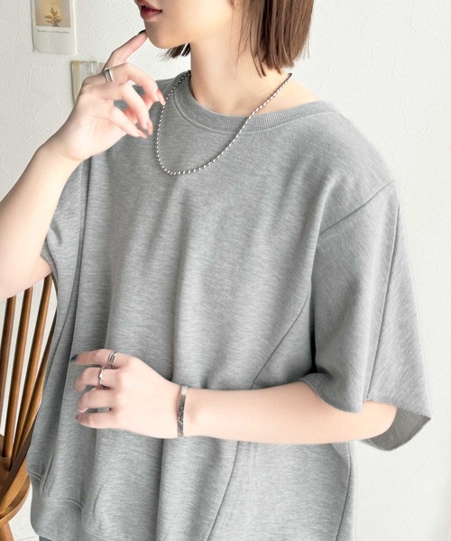 classicalelf(クラシカルエルフ)の「ゆるっとシルエットで、今っぽ抜け感スタイル。バック刺繍裏毛プルオーバー(Tシャツ/カットソー・レディース・杢グレー/アイボリー/チャコール/ネイビー/オートミール・LARGE/MEDIUM/SMALL/X-LARGE)」の17枚目の写真