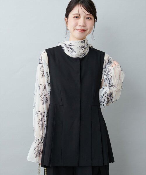 natural couture(ナチュラルクチュール)の「オケージョン対応可 / ツイルタックベスト(その他アウター・レディース・ブラック/ベージュ/ネイビー・FREE)」の7枚目の写真