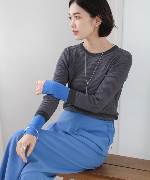 Bou Jeloud(ブージュルード)の「袖口配色ラメリブニットプルオーバー(ニット/セーター・レディース・ベージュ/チャコールグレー/カーキ・FREE)」の1枚目の写真