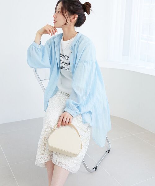 le.coeur blanc（ルクールブラン）の「シアーガーゼバックギャザーシャツ（シャツ/ブラウス・レディース・オフホワイト/サックスブルー/ベージュ/チャコールグレー・38）」の9枚目の写真